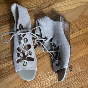 NWT- REAL SUEDE Gray Lace-Up Women's Wedge Sandal/Booties Sz 9